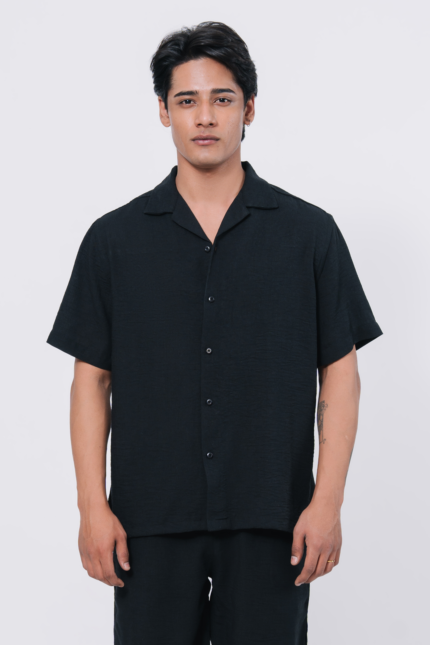 Cuban Collar Boxy Fit Shirt – Black Secondary image