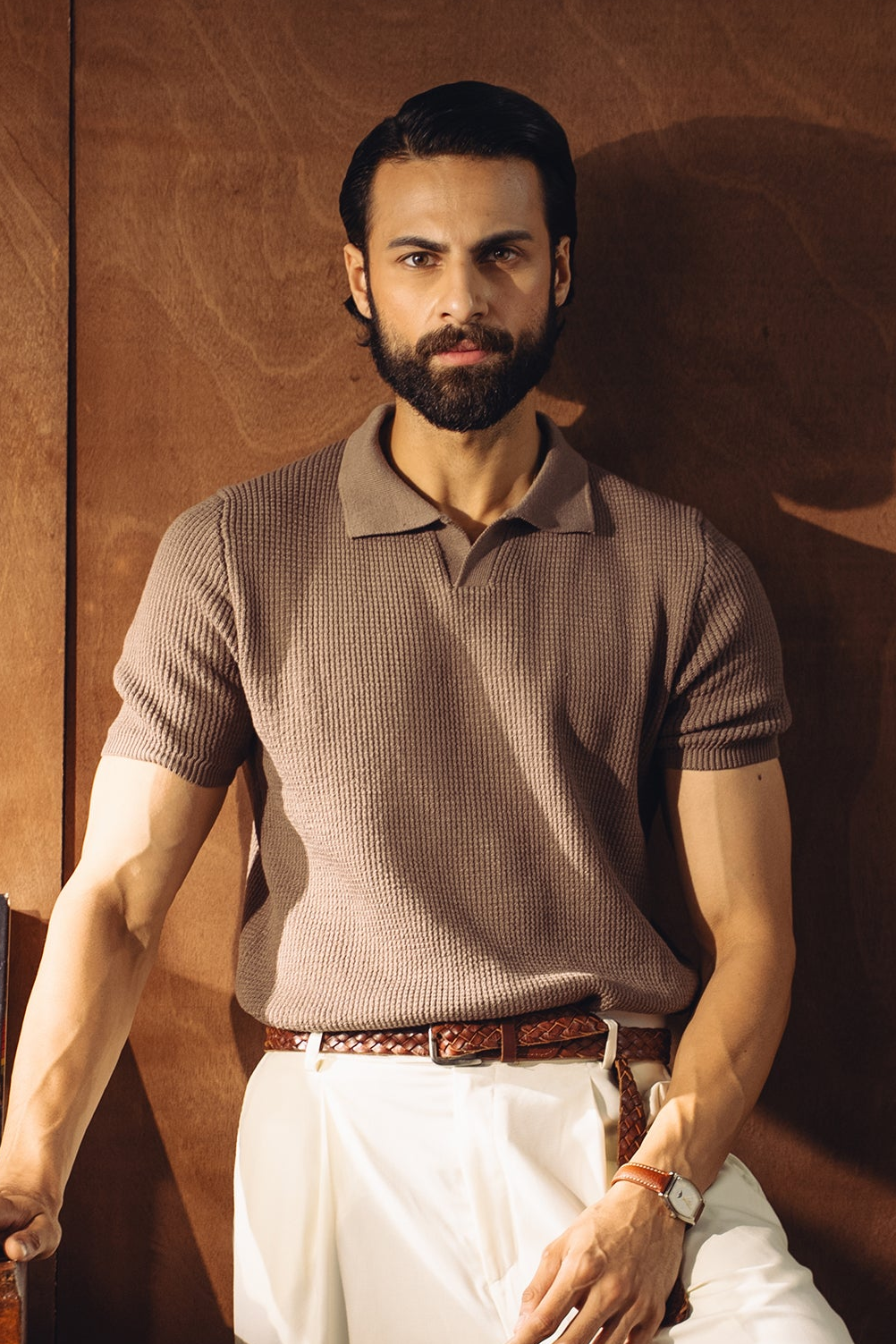 Johnny Collar Textured Knitted Polo Shirt – Camel Secondary image