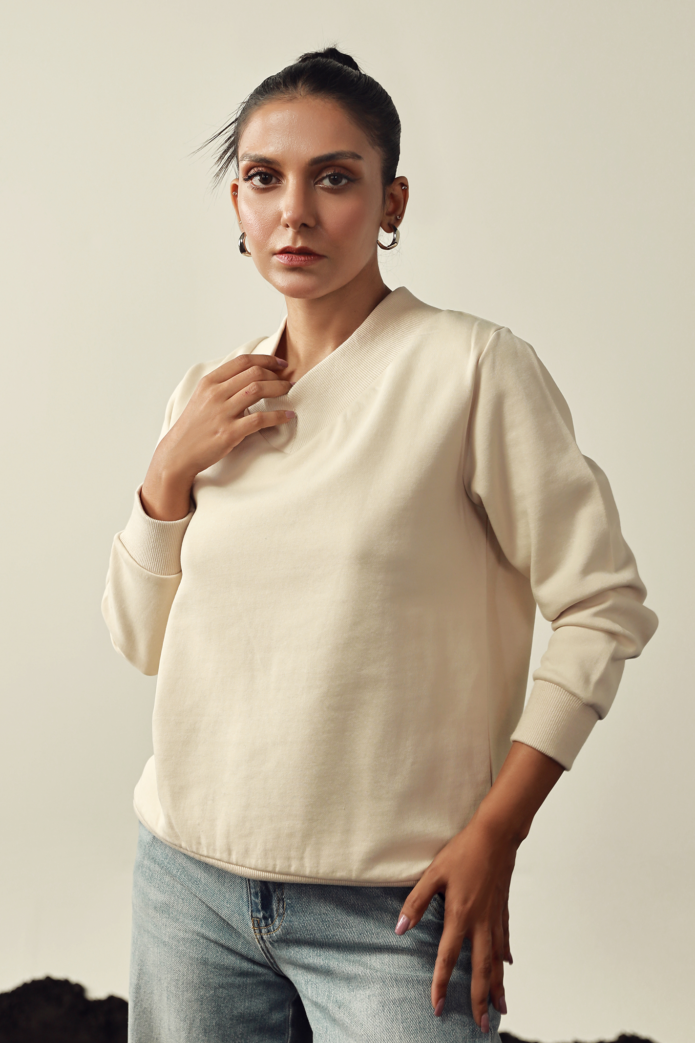 V Neck Sweat Shirt - Beige Secondary image