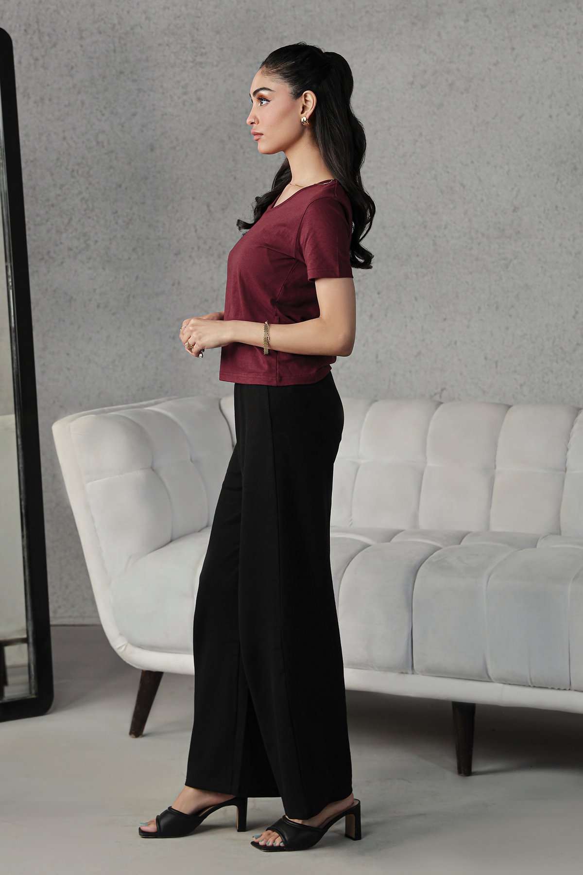 V Neck T-Shirt maroon