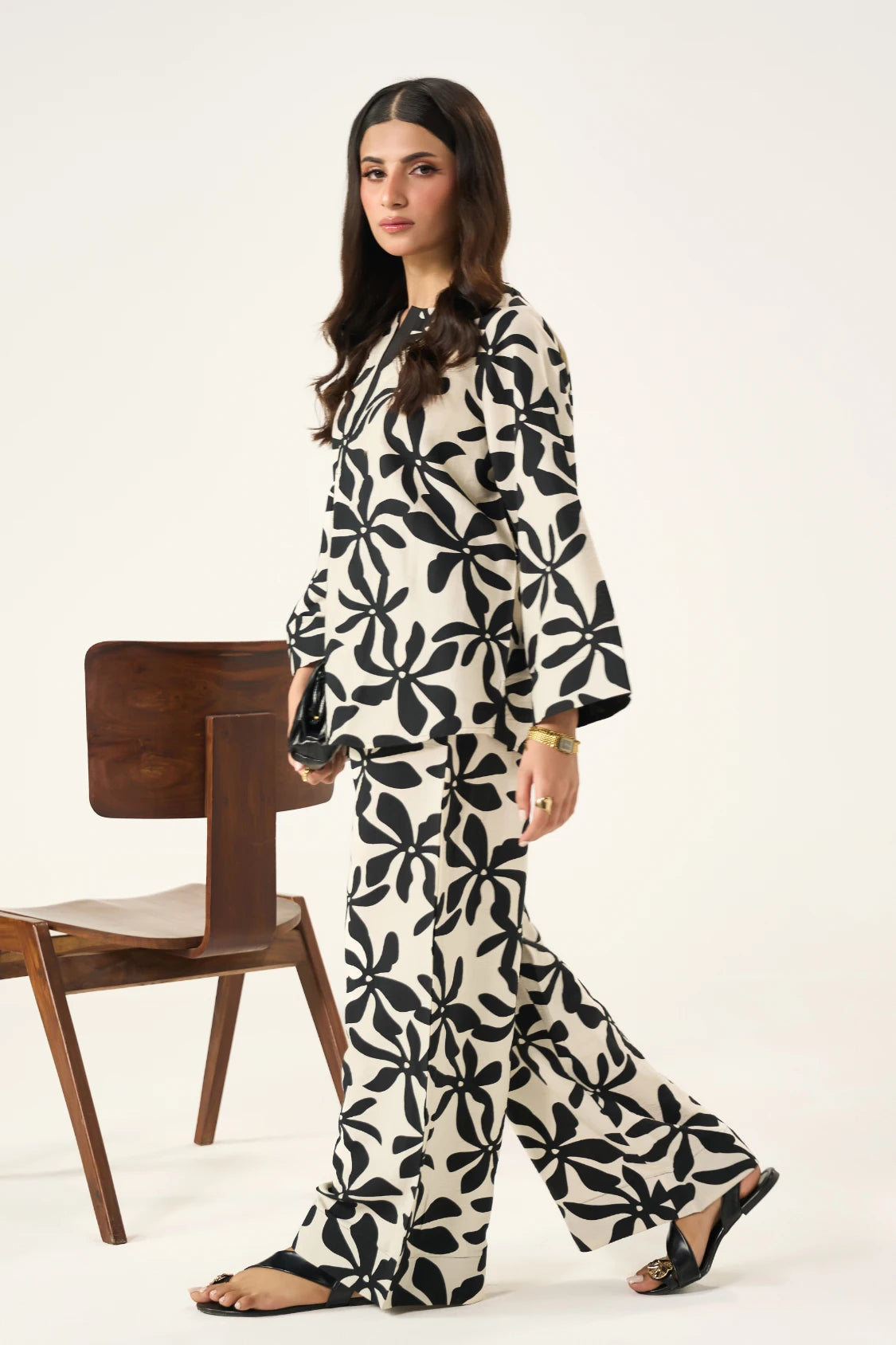 Flora Linen Co-Ord Set - Black & Cream Secondary image