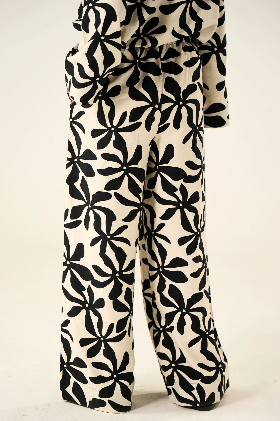Flora Linen Co-Ord Set - Black & Cream