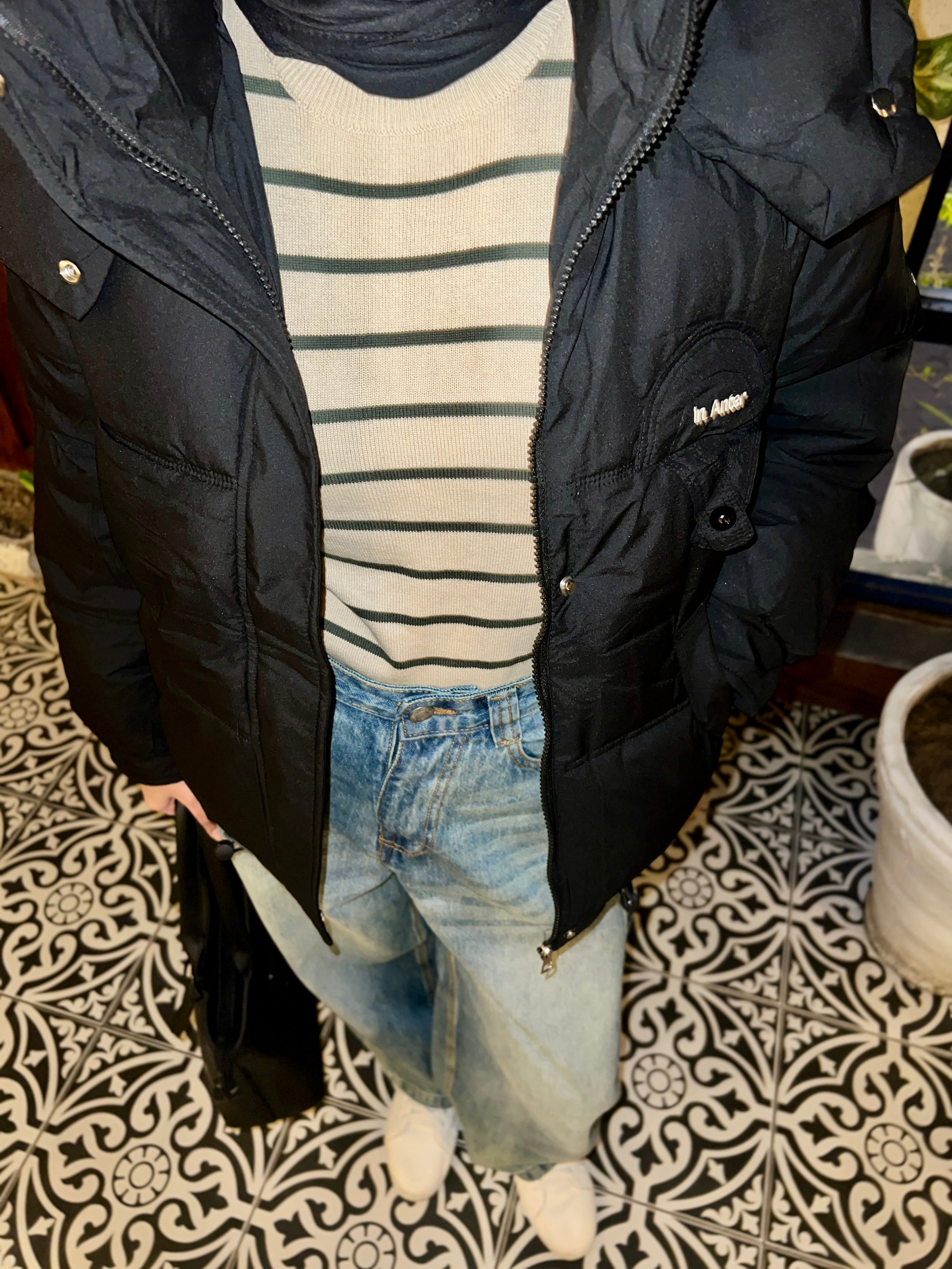 Cozy Hooded Puffer Jacket - Black