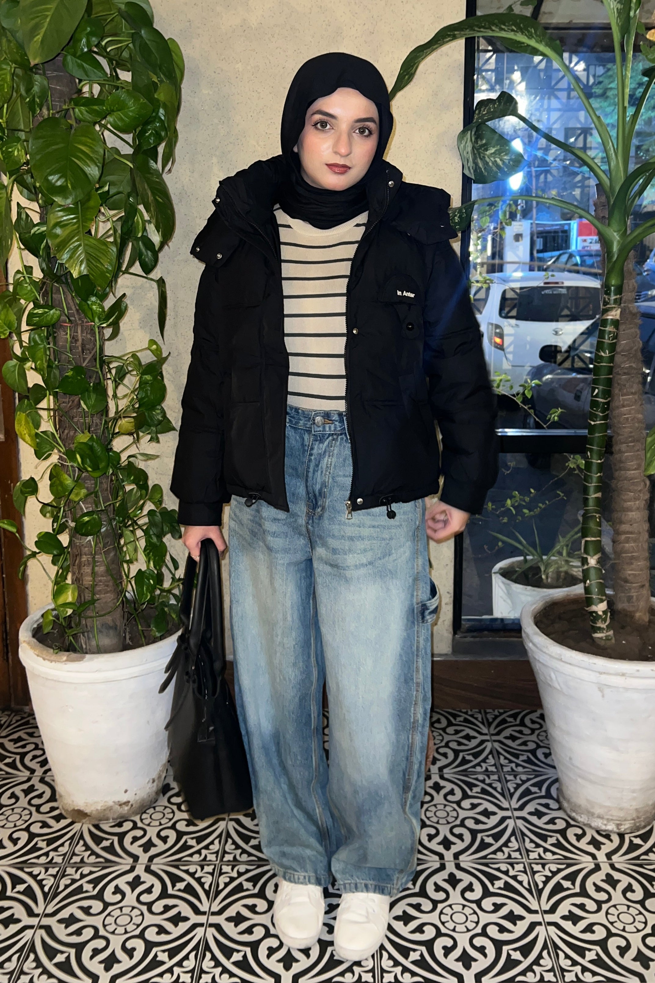 Cozy Hooded Puffer Jacket - Black Secondary image
