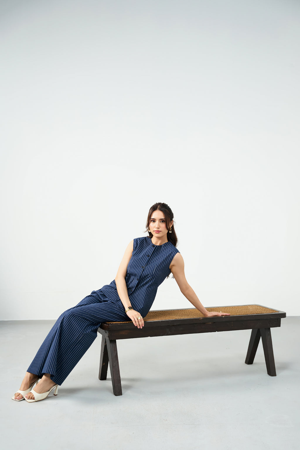 The Essential Vest Set - Blue and white