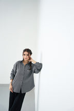 The Relaxed Stripe Shirt - Charcoal stripe