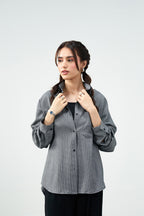 The Relaxed Stripe Shirt - Charcoal stripe