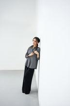 The Relaxed Stripe Shirt - Charcoal stripe