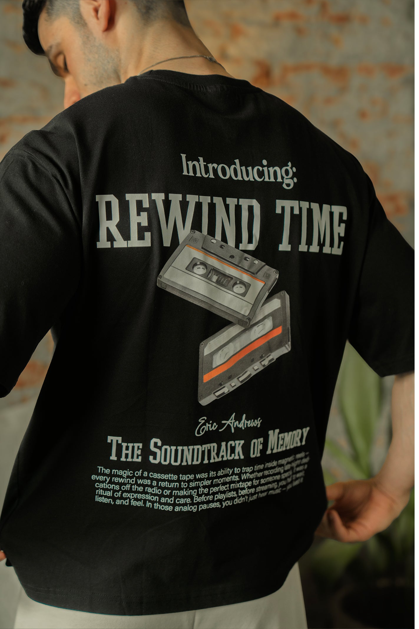 Crew Neck Graphic T-Shirt – Black Main image