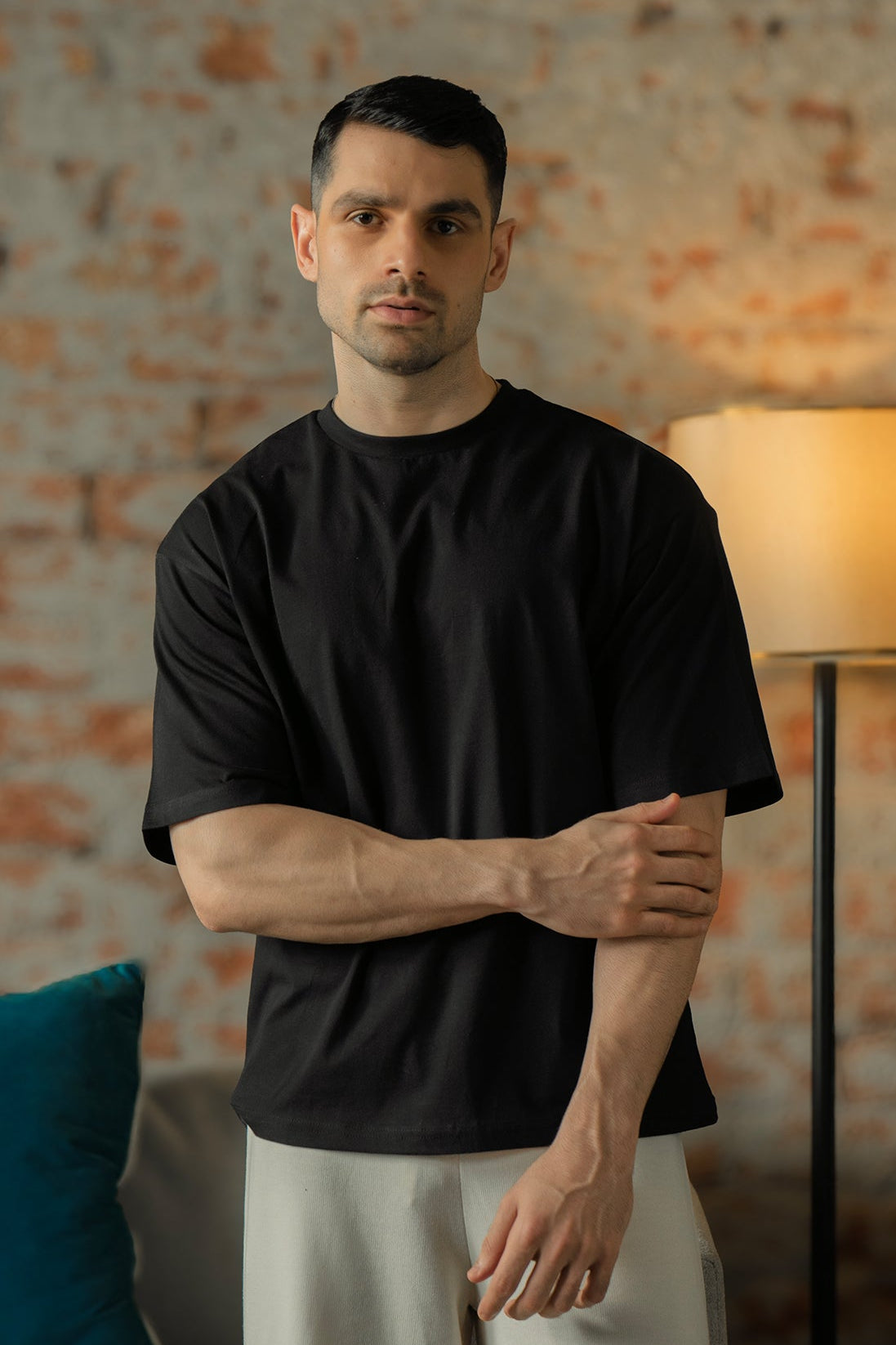 Crew Neck Graphic T-Shirt – Black