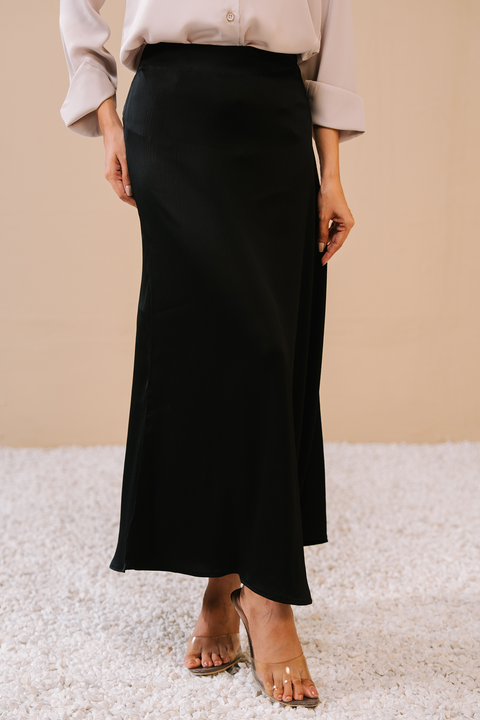 Textured Satin Skirt - Black